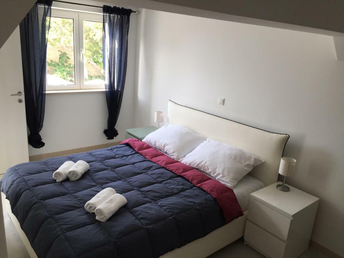 Fig Tree Apartment Повля Екстериор снимка