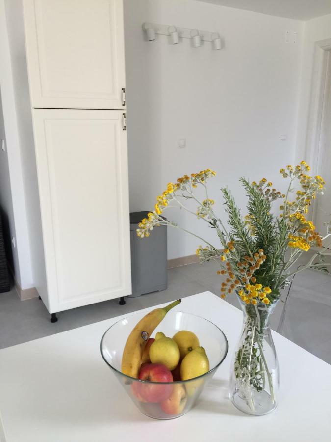 Fig Tree Apartment Повля Екстериор снимка